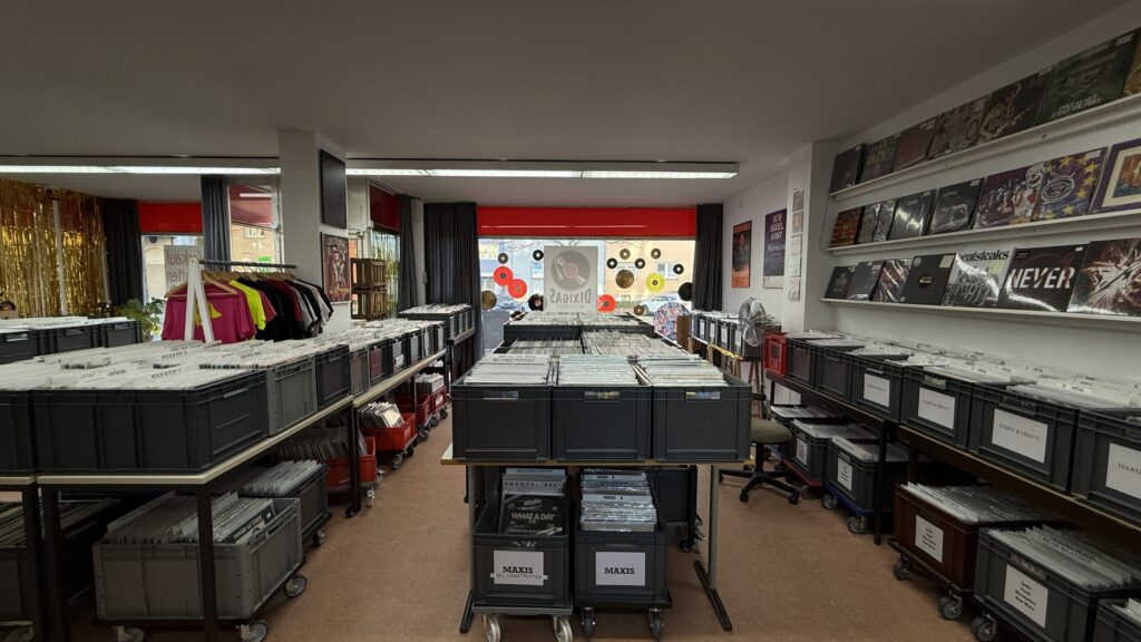 Dixigas-Records, Ebertstr. 2. 76137 Karlsruhe - - Große Auswahl an Pop und Rock / Independent und Heavy Metal (Neuware und Second Hand) z.B. Turbonegro, Beatsteaks etc.